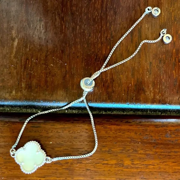 New! Adornia mother of pearl flower silver adjustable bracelet - Picture 2 of 6